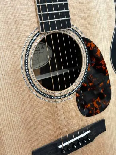 Store Special Product - Larrivee - OM-03R